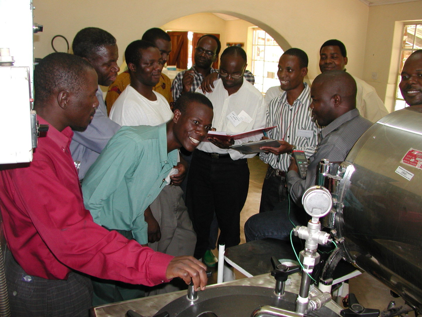 MW-Lilongwe RMU Lilongwe 20030402 Training Sterilization Practical 2