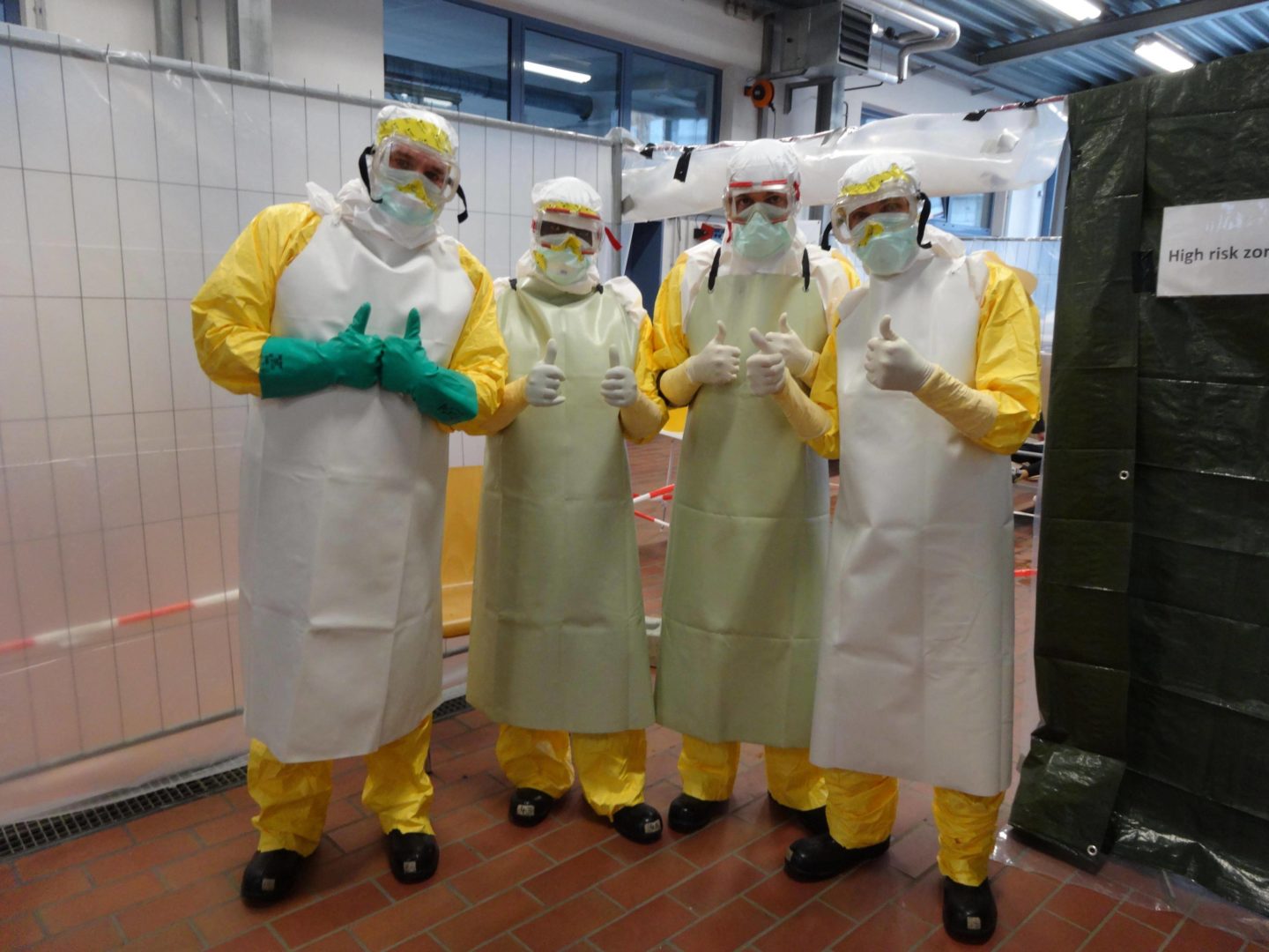 D-Wuerzburg FWS 20141111 Ebola Training Our Team In PPE Ready To Enter High Risk Zone 1